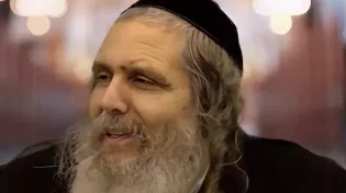 אהבה זה לא קסם , זו עבודה יומיומית: המסר החד של הרב שלום ארוש לכל זוג נשוי