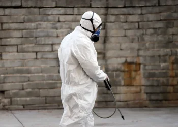 סין נלחמת בנגיף הצ'יקונגוניה: ריסוסים, רחפנים וקנסות כבדים במסגרת ההתפרצות הגדולה ביותר עד כה