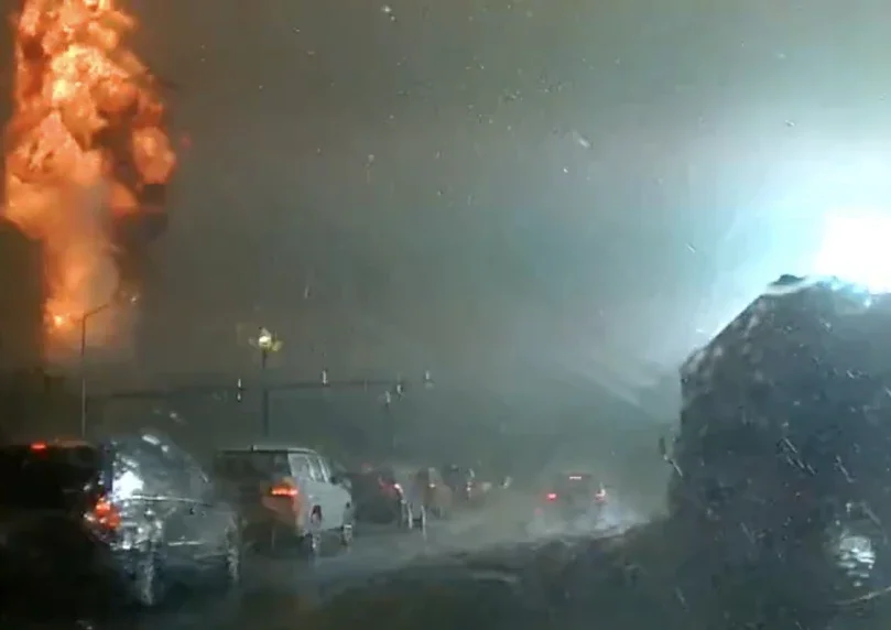 סופה תוקפת את ארה"ב: רחובות צפון קרולינה הוצפו והחשמל קרס