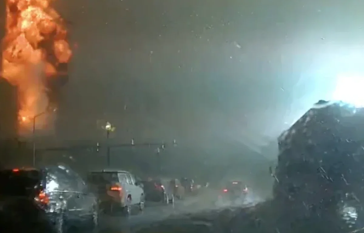 סופה תוקפת את ארה"ב: רחובות צפון קרולינה הוצפו והחשמל קרס