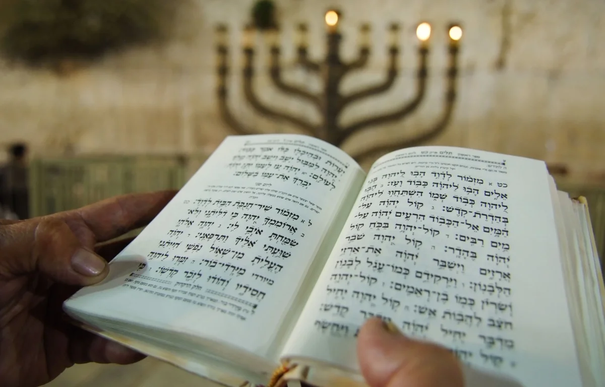 סגולת ה"סנדלר": הצדיק הנסתר מיפו שהותיר דרך בדוקה לישועה