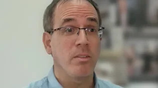 "כאבתי כל בוקר" זינוק חד בתופעת חריקת השיניים מאז תחילת המלחמה