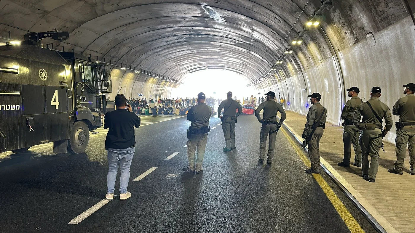 32 מפגינים נעצרו בעימותים סוערים בירושלים ובמוקדים נוספים 32 מפגינים נעצרו בעימותים סוערים בירושלים ובמוקדים נוספים