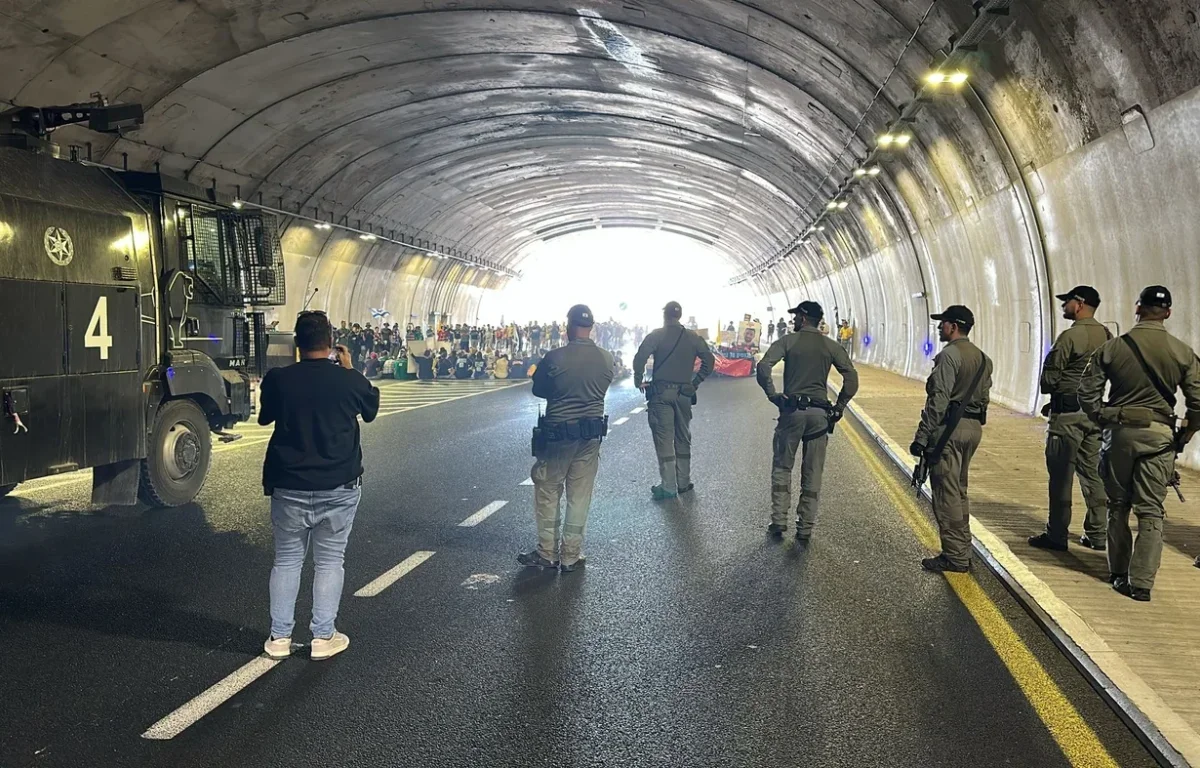 32 מפגינים נעצרו בעימותים סוערים בירושלים ובמוקדים נוספים