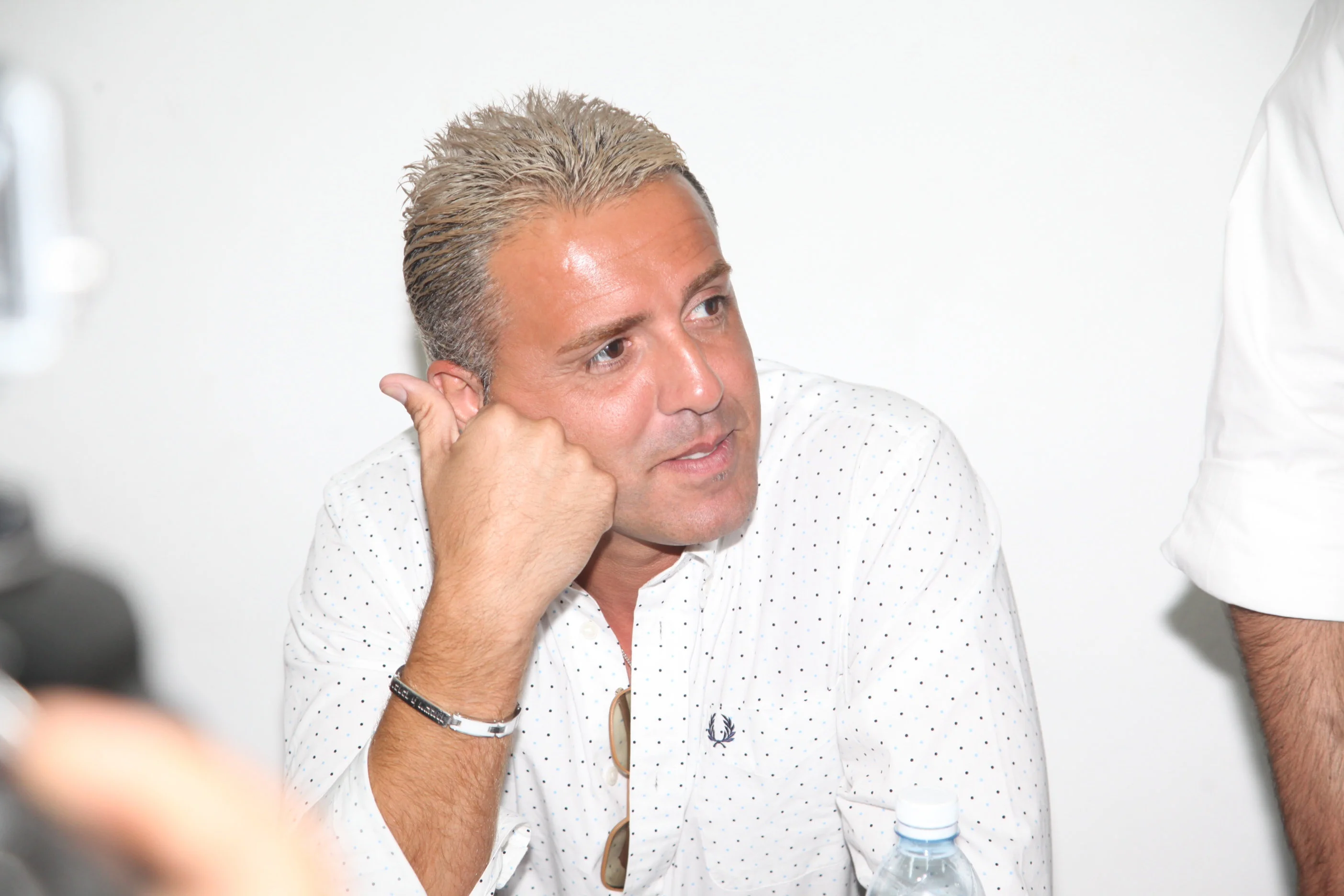 קובי פרץ מחזק את מצוות כיבוד הורים: "תזכו לאריכות ימים"