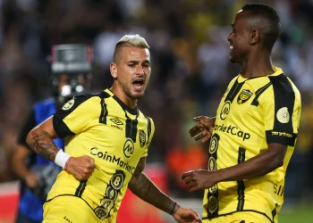 מאור בוזגלו חושף את נקודת האור שלו: "מחכים לשבת, שולחים את הילדים לחינוך דתי"