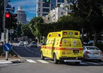 בן 21 נפל מהסולם, שבר את שתי ידיו – והבטיח: "אם אחזור לתפקד, אניח תפילין כל חיי" בן 21 נפל מהסולם, שבר את שתי ידיו – והבטיח: "אם אחזור לתפקד, אניח תפילין כל חיי"