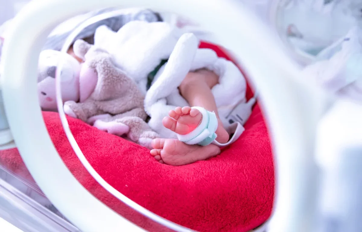 התפרצות חיידק עמיד באיכילוב: מעל עשרה פגים נמצאו נשאים, שלושה חלו