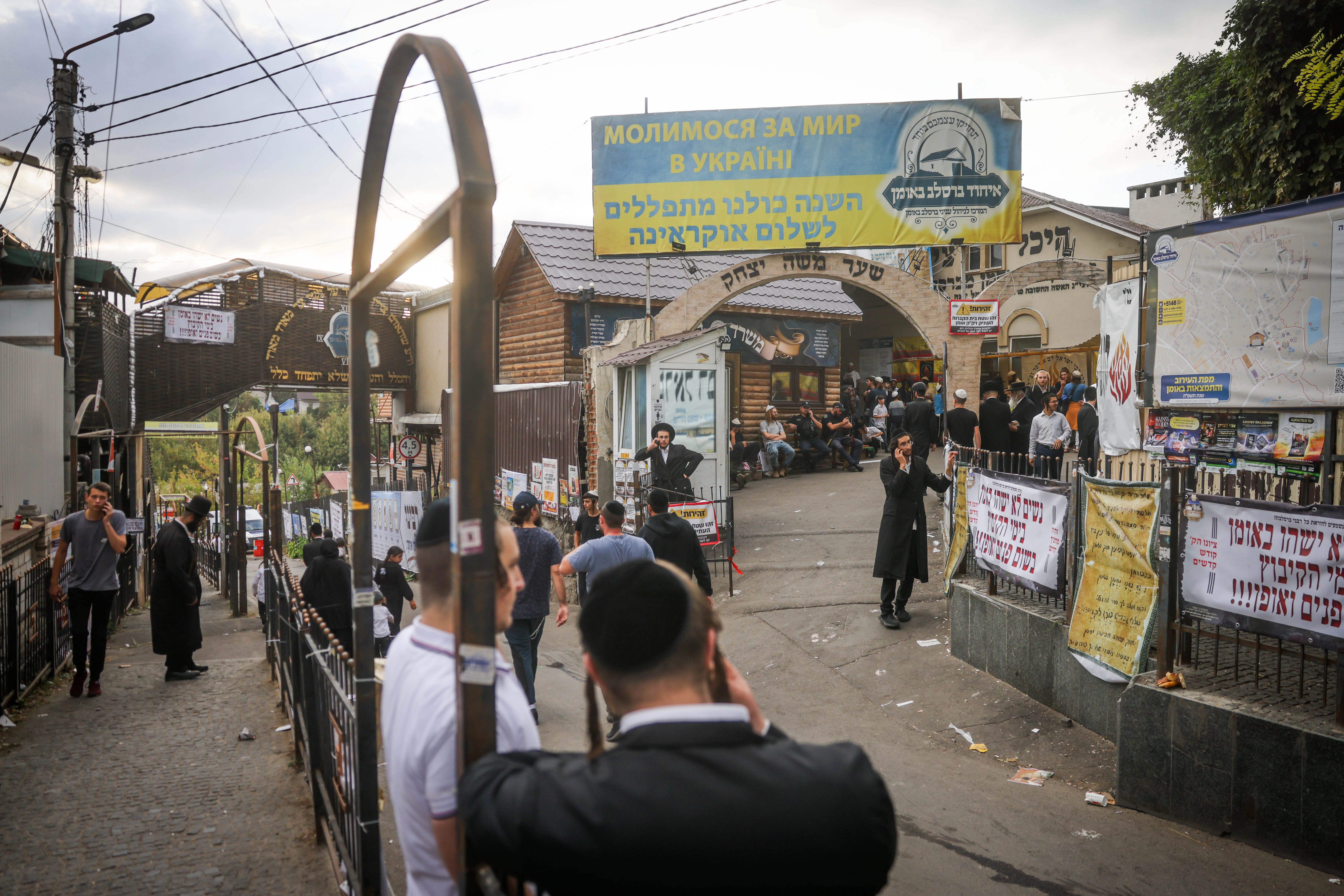 בברסלב חוששים: היועמ"שית עלולה לטרפד לצעירים את הנסיעה לאומן