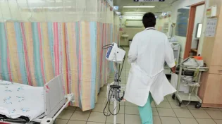 רופא מתמחה הותקף באלימות קשה במיון פסיכיאטרי: "חשבתי שאני הולך למות"