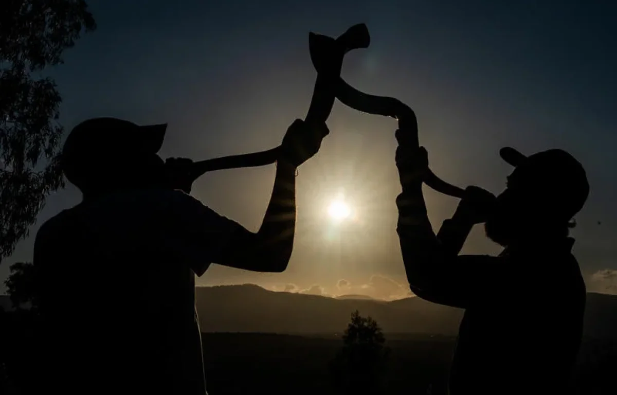 הרב ארז קדוסי מחזק: עשרת הסודות והסגולות של חודש אלול הרב ארז קדוסי מחזק: עשרת הסודות והסגולות של חודש אלול