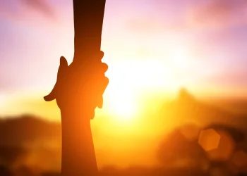 "מה שהיה כבד, נעשה אפשרי": הרב ארז קדוסי חושף את סוד השינוי של אלול "מה שהיה כבד, נעשה אפשרי": הרב ארז קדוסי חושף את סוד השינוי של אלול