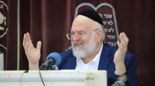 "יש בחורים שיוצאים לפגישה במטרה לא למצוא": הרב רוזנבלום במסר מטלטל