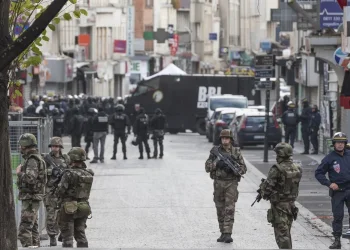 צרפת בסכנה: נערים בני 15 ו־17 תכננו פיגועי טרור בבתי הכנסת בפריז