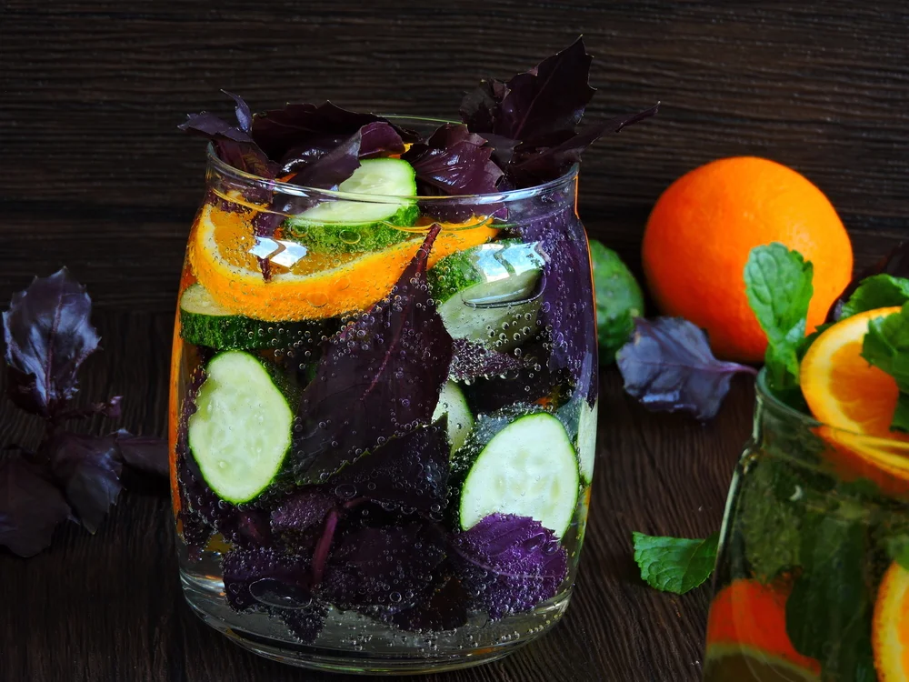 שכחו מתרסיסים יקרים: כך תכינו מטהר אוויר טבעי שיגרום לבית להריח כמו גן עדן