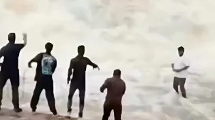 נכנס למפלים בשביל סרטון ונסחף למוות מול עיני חבריו