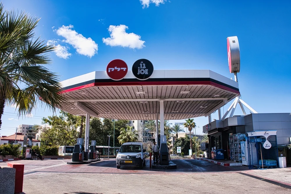 מחירי הדלק מתייקרים שוב: החל מחצות תוספת של 9 אגורות לליטר מחירי הדלק מתייקרים שוב: החל מחצות תוספת של 9 אגורות לליטר