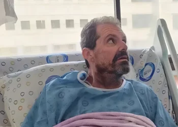 אבי ליווה את אמו המאושפזת ונמצא עצמו נאבק על חייו: כך אובחן ברגע האחרון וניצל