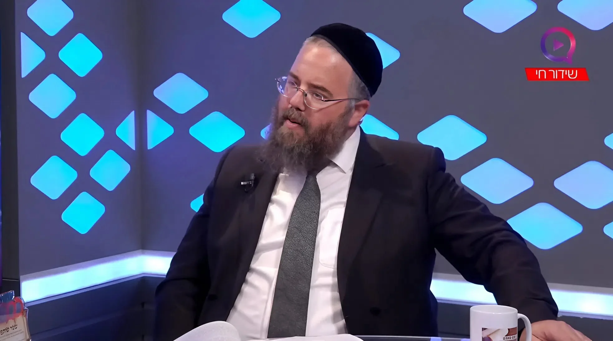המ&rsquo; שבשם שלך&hellip; הגנה אדירה או מחסום מסוכן? | הרב שמשון פוקס