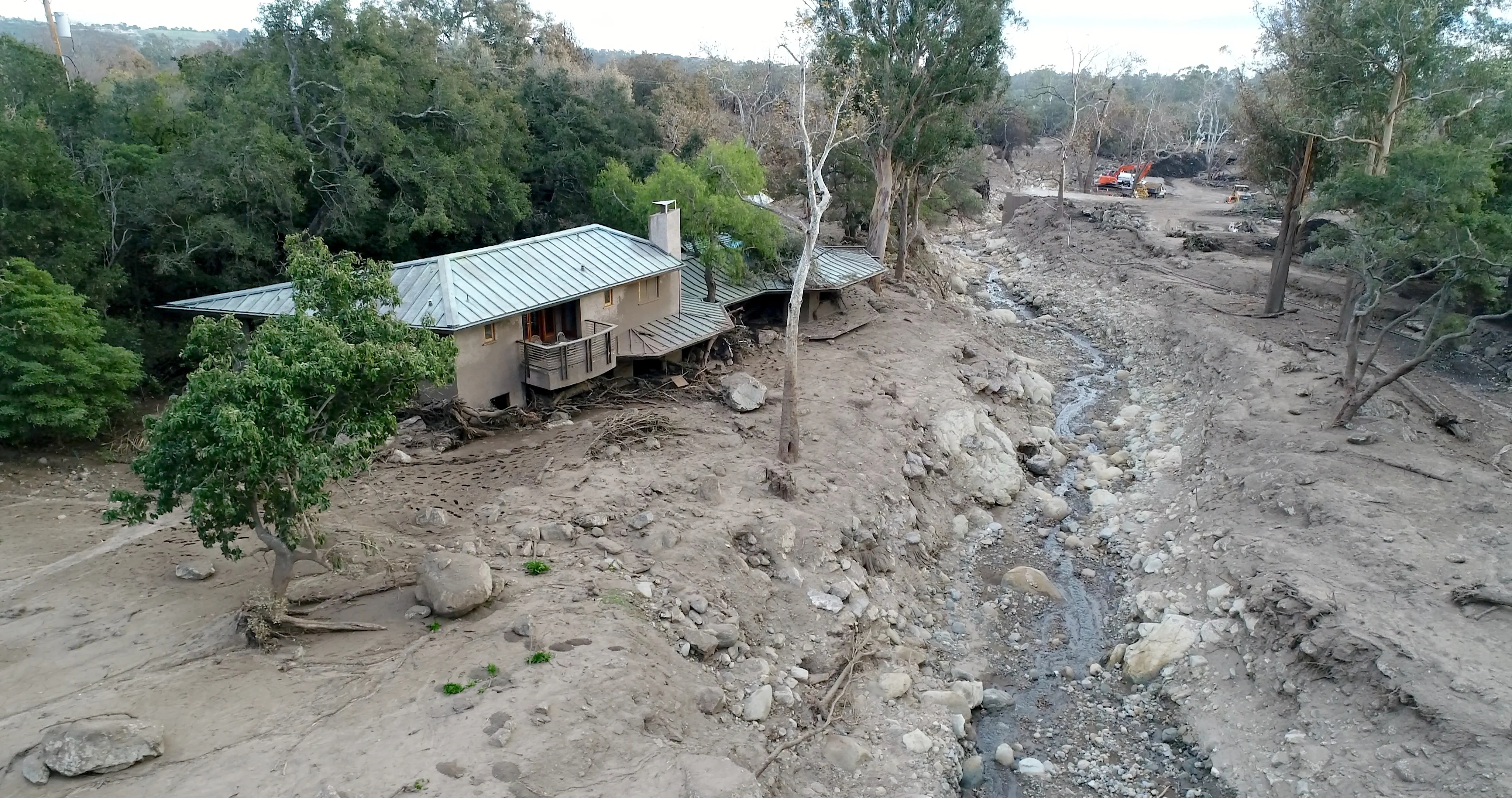 אסון בסודאן: מפולת קטלנית מחקה כפר שלם - אלף בני אדם נהרגו אסון בסודאן: מפולת קטלנית מחקה כפר שלם - אלף בני אדם נהרגו