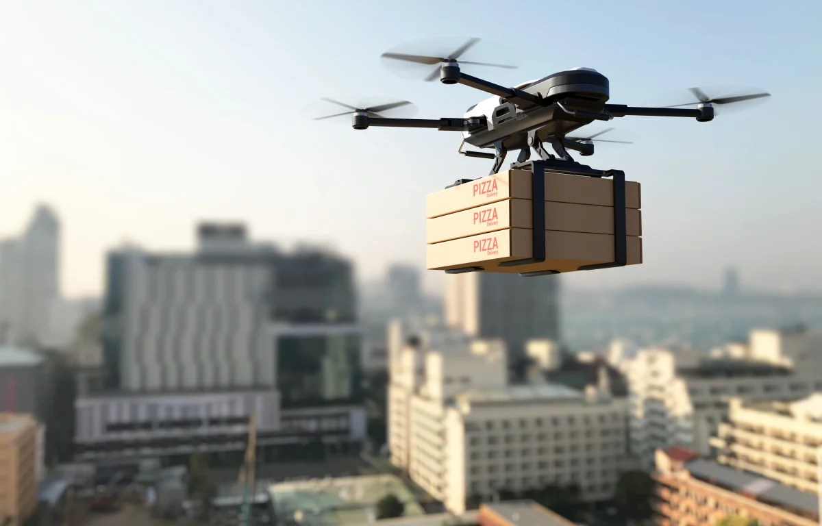 רחפנים במקום שליח: כך מקבלים תושבי האיים באירופה אוכל מהשמיים