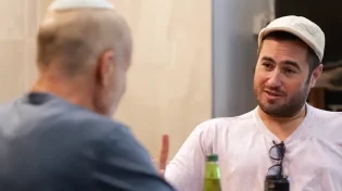 המהפכה ממשיכה: ערוץ 2000 חושף את אולפני היהדות של עם ישראל