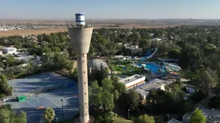 עומר בסערה: מכירת בית לאיש עסקים בשם הנייה עוררה גל מחאה