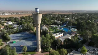 עומר בסערה: מכירת בית לאיש עסקים בשם הנייה עוררה גל מחאה