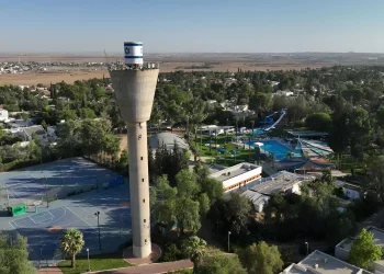 עומר בסערה: מכירת בית לאיש עסקים בשם הנייה עוררה גל מחאה