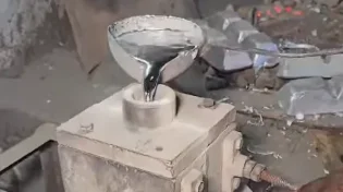מהפנט: כך מכינים עלי ומכתש מאלומיניום בעבודת יד