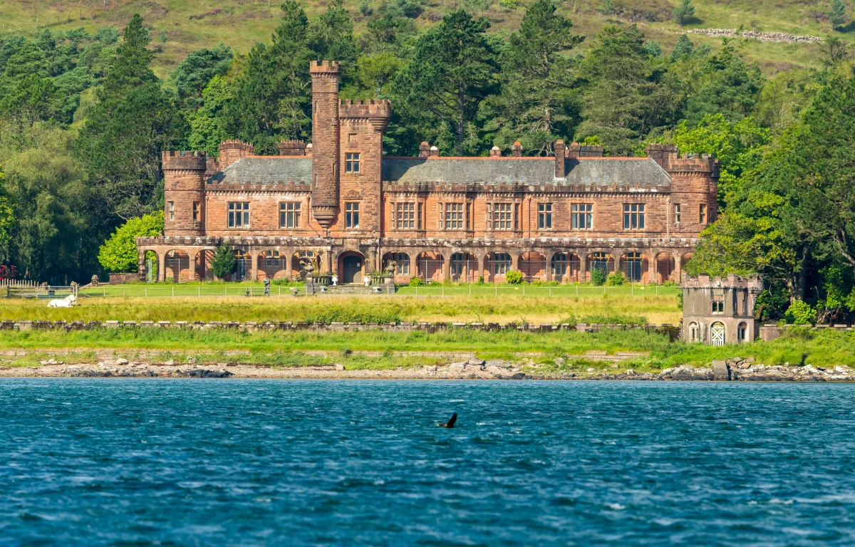 טירת קינלוך בסקוטלנד טירת קינלוך בסקוטלנד