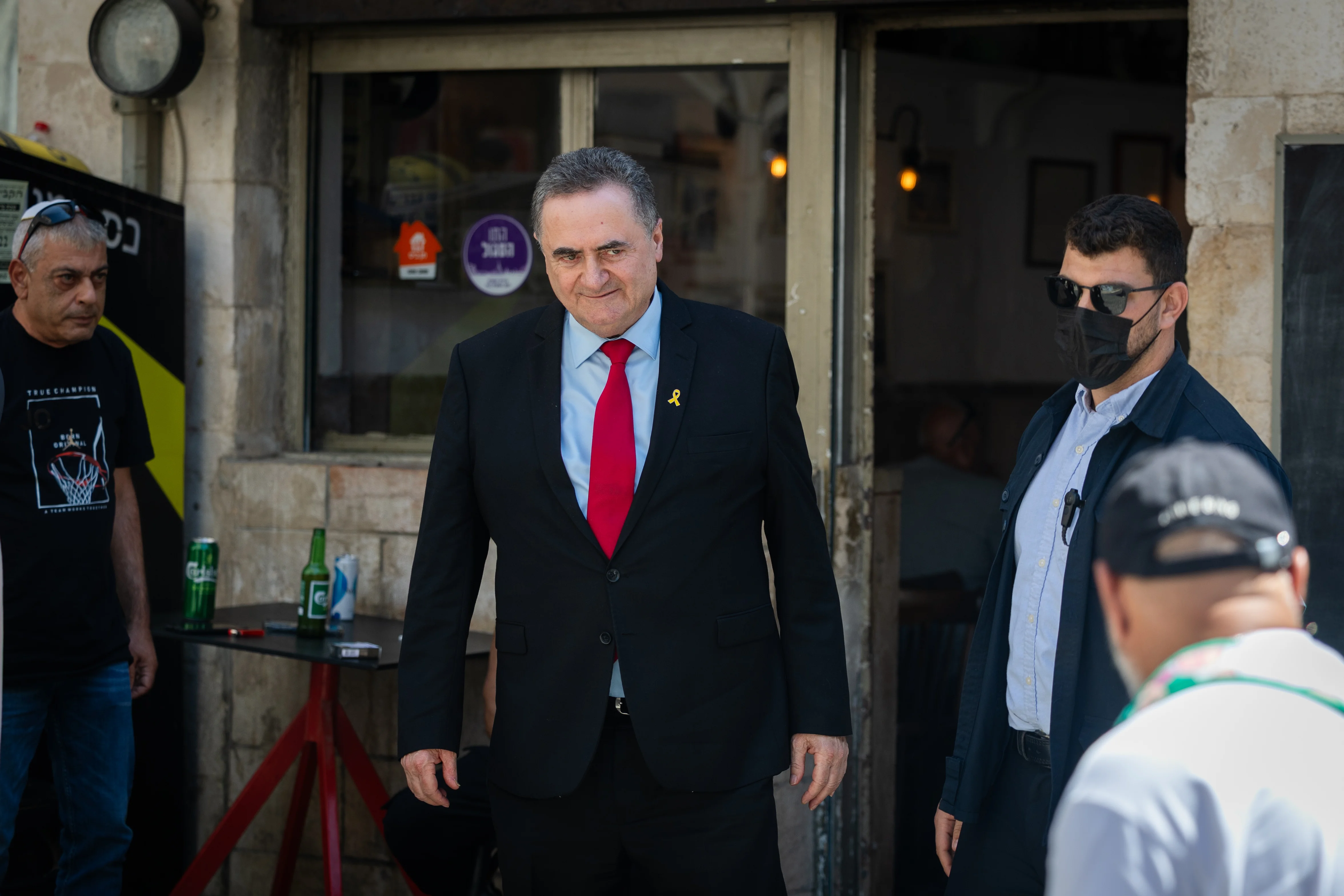 החות'ים שיגרו טיל שלישי לעבר ישראל בתוך יממה - ונכשלו: השר כ"ץ מגיב