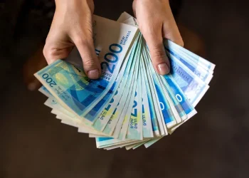 הונאת השטרות הגדולה: גל זיופים של שטרות 200 ש"ח מכה בעסקים ברחבי הארץ