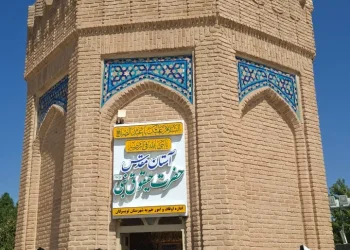 יהודים התאספו לתפילה על קברו של חבקוק הנביא