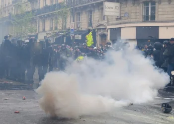 "לחסום הכול": כך נראית המחאה שמשבשת את צרפת