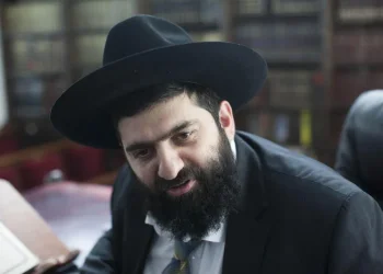 הרב אייל עמרמי: "האישה לא מוכנה להיות עם חמותה - אבל זו השגחת ה'" הרב אייל עמרמי: "האישה לא מוכנה להיות עם חמותה - אבל זו השגחת ה'"