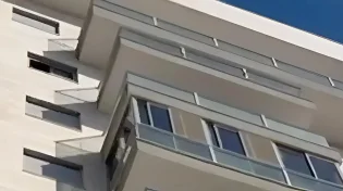 טרגדיה בשדרות: ילדה בת 8 נהרגה לאחר שנפלה מחלון בקומה התשיעית