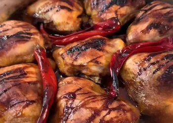 המתכון שעושה את הבלתי ייאמן: עוף אחד &ndash; והבית מתמלא בריח של חיבוק