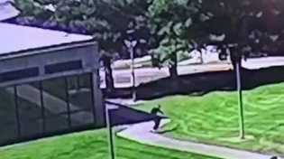 ה-FBI חושף תיעוד חדש מההתנקשות בצ'ארלי קירק: המצוד אחר היורה נמשך