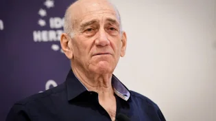 סערה בישראל: אהוד אולמרט מתנצל באל ג'זירה על חיסול בנו של בכיר החמאס