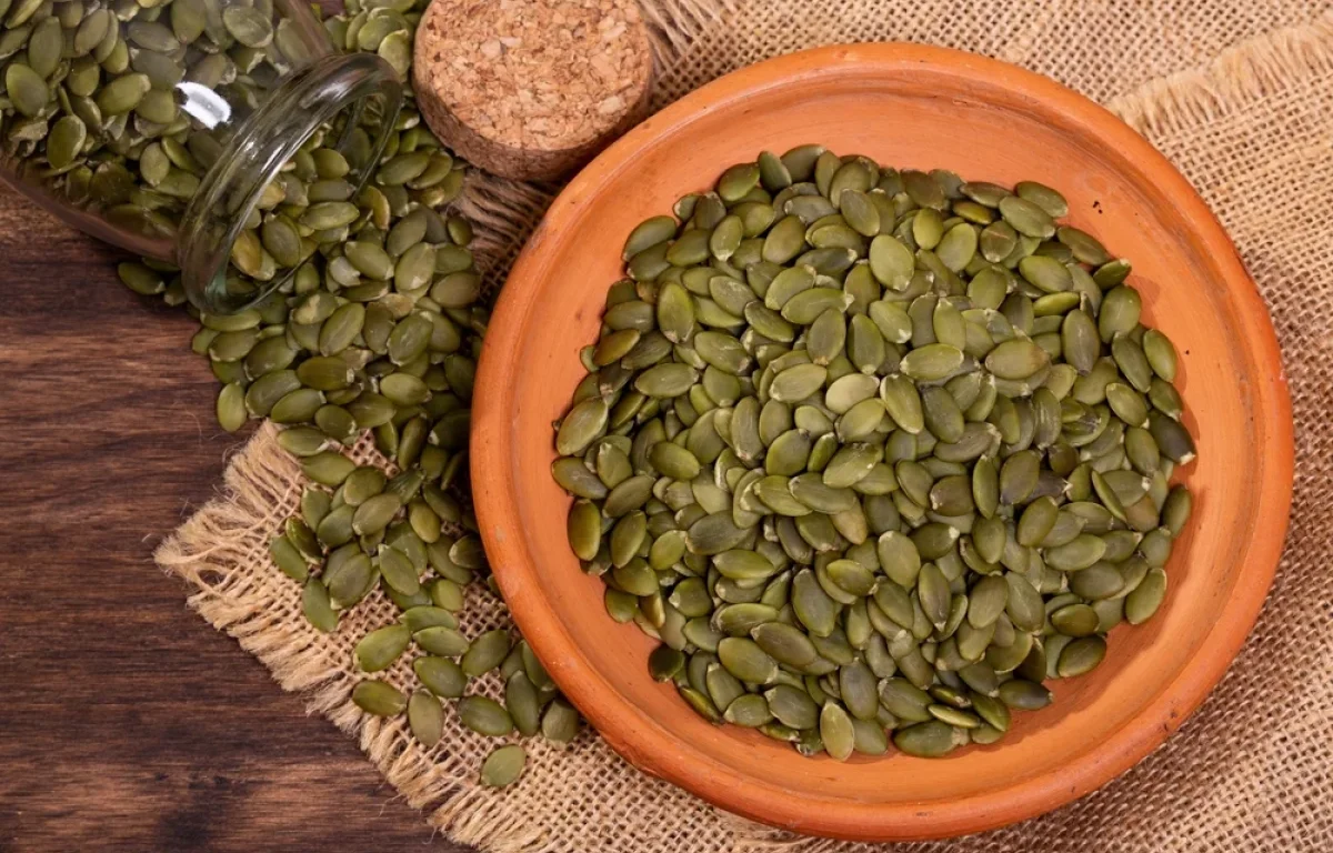 הישראלים אוכלים אותו לא נכון: הגרעין הקטן עם הערך הגדול הישראלים אוכלים אותו לא נכון: הגרעין הקטן עם הערך הגדול