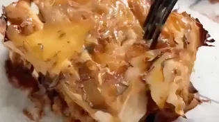 סיר של רוגע: המתכון הזה לכרוב אפוי יחזיר אתכם לילדות