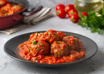 המתכון הסודי לקציצות והרוטב שיגרום לכל הבית להריח גן עדן