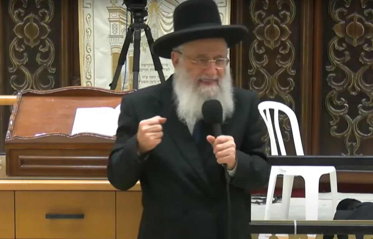 הרב ראובן אלבז אמש בדרשתו