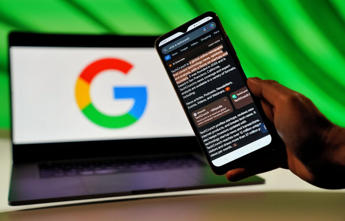 ענקית המדיה תובעת את גוגל: כך מלחמת הבינה המלאכותית מגיעה לבית המשפט