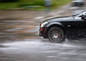 "עוד שנייה והיד שלי לא הייתה נשארת שלמה": הסיפור שגרם לבחור מתל אביב להניח תפילין