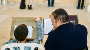 הילדים הם המראה שלנו: כך מעשים קטנים בבית הופכים לשיעור חיים נצחי