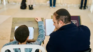 הילדים הם המראה שלנו: כך מעשים קטנים בבית הופכים לשיעור חיים נצחי