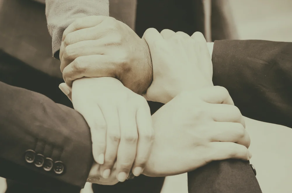 "אחדות או סכנה": הרב ארז קדוסי במסר נוקב לעם ישראל "אחדות או סכנה": הרב ארז קדוסי במסר נוקב לעם ישראל