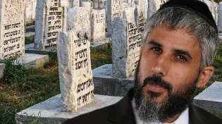 שתי נשים בבית העלמין גילו מה יקרה בראש השנה